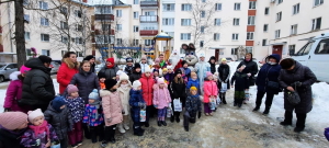 Новогодний праздник детям во дворах Ярославля