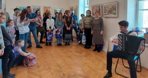 Выставка победителей V Всероссийского конкурса "Ликующий мир красок" в Карабихе